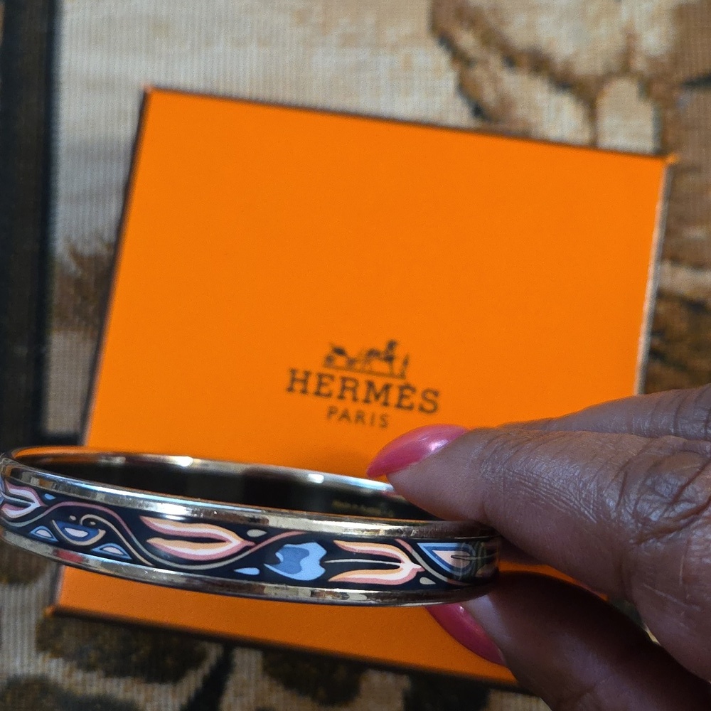 Hermes Black and Pink Enamel Bangle Size 7.5
